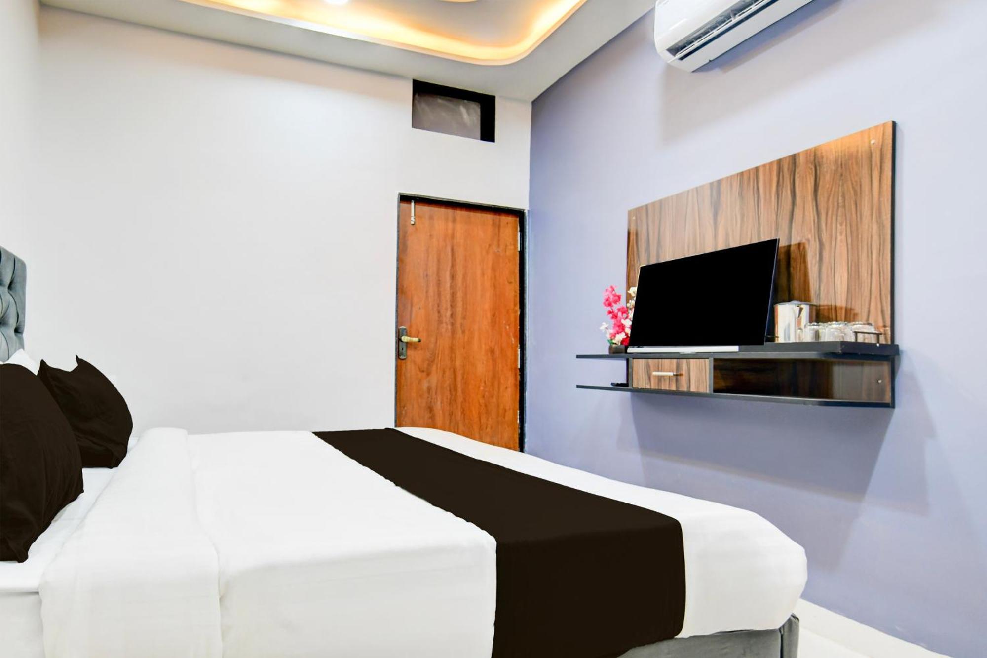 Super Hotel O D.V Near Medanta Hospital Индаур Экстерьер фото
