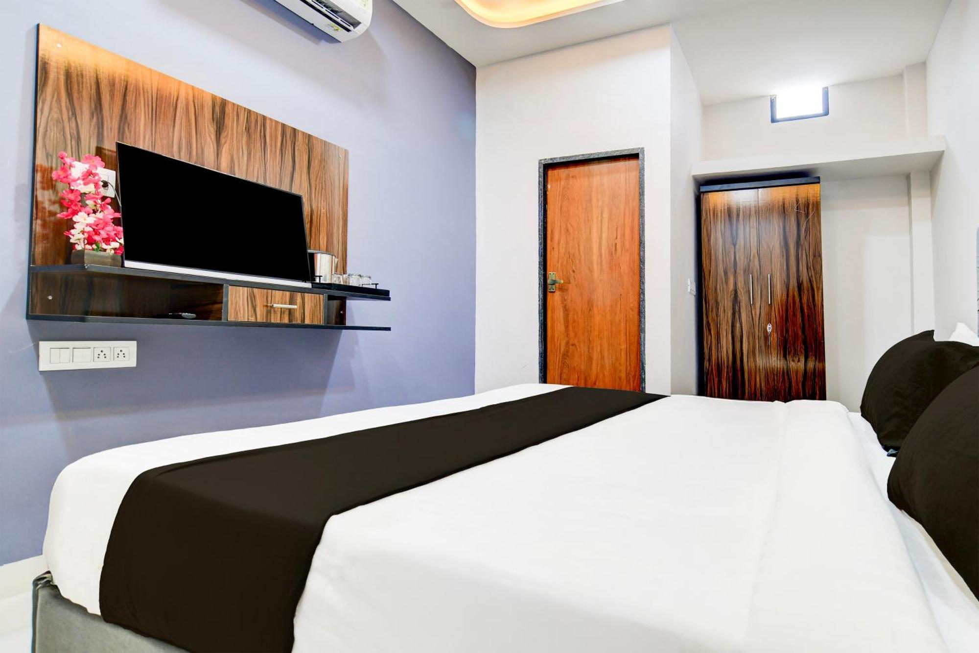 Super Hotel O D.V Near Medanta Hospital Индаур Экстерьер фото