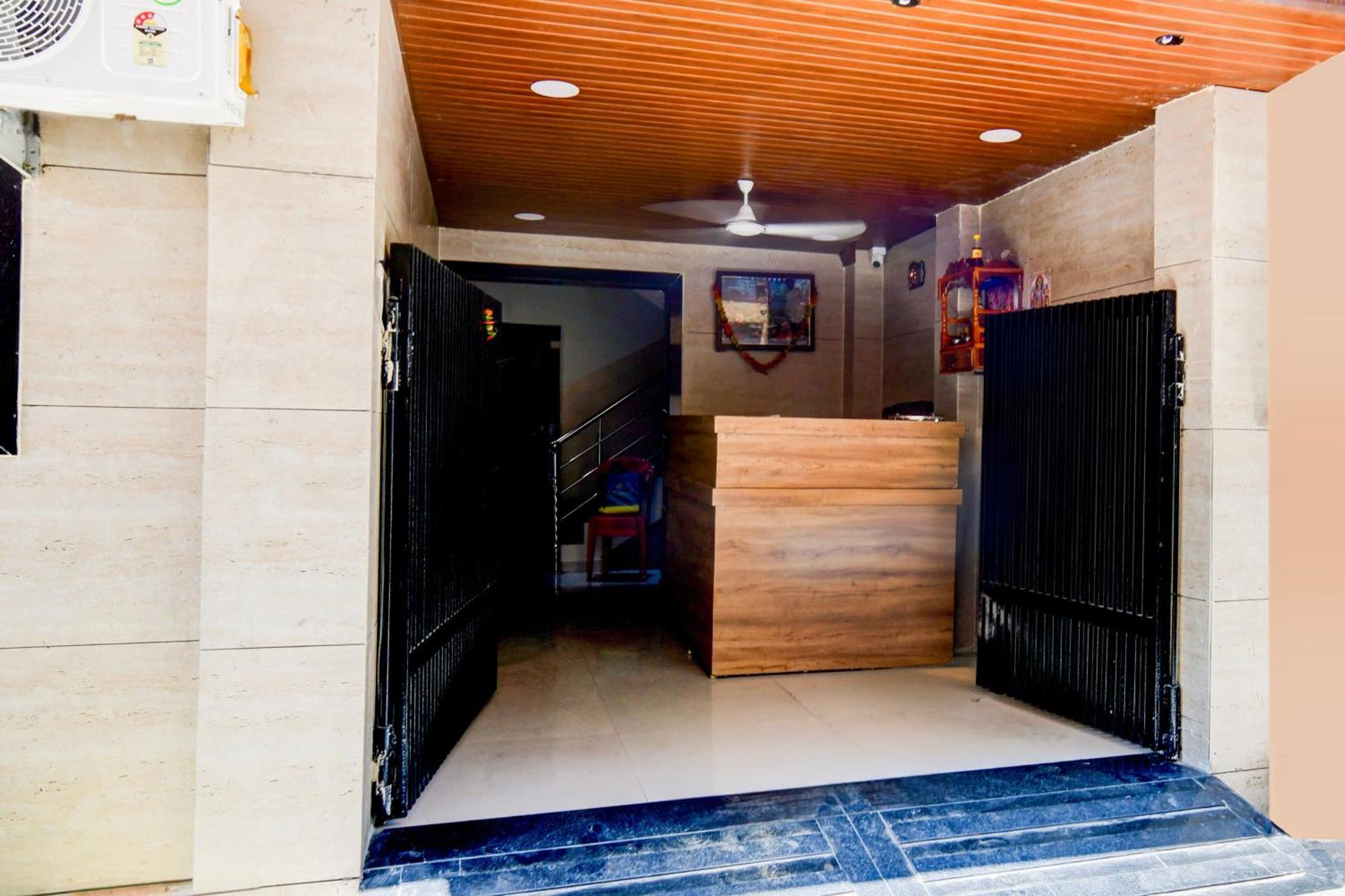 Super Hotel O D.V Near Medanta Hospital Индаур Экстерьер фото