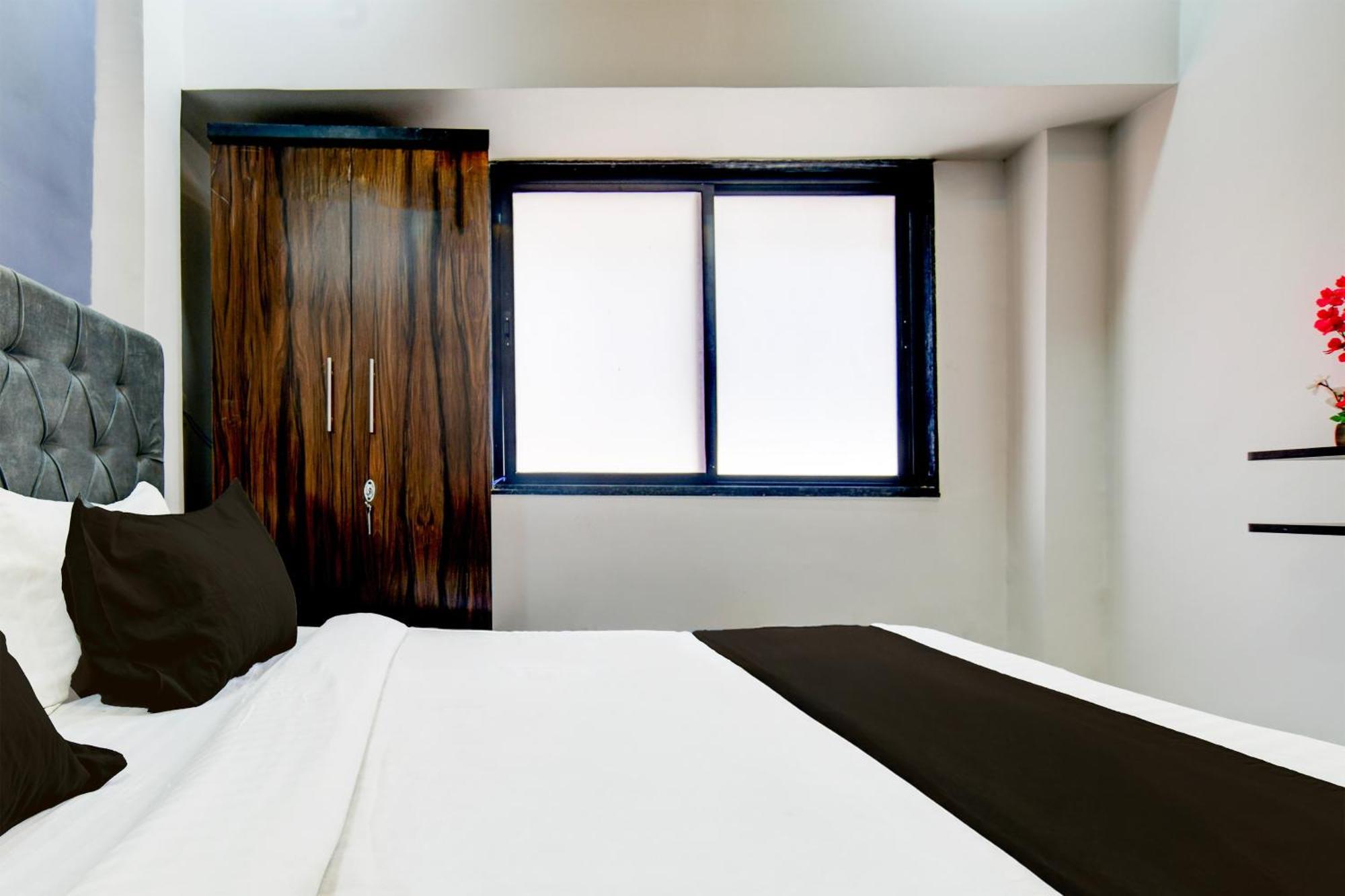 Super Hotel O D.V Near Medanta Hospital Индаур Экстерьер фото